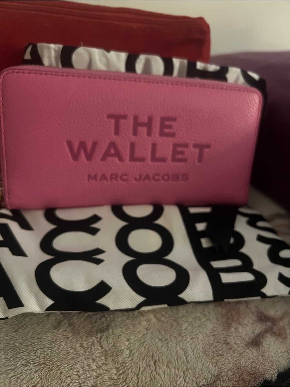 Marc Jacobs Pink Pebbled Leather Zip-Around Wallet with Embossed Logo - Picture 2 of 5